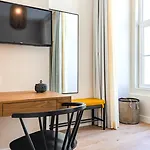 Apartahotel Ando Living - Augusta House 4*