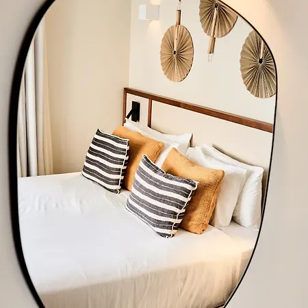 Apart-hotel Ando Living - Augusta House 4*