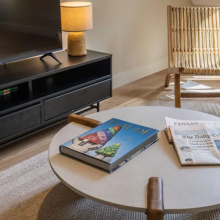 Aparthotel Ando Living - Augusta House 4*