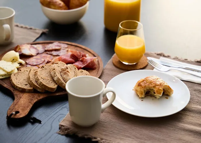 Ando Living - Augusta House Apartment