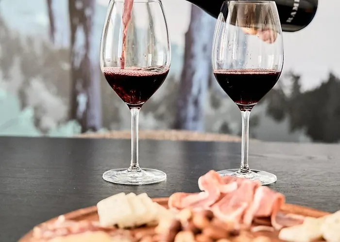 Ando Living - Augusta House Apartment