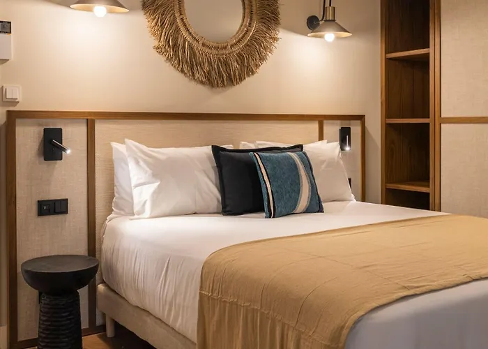 Ando Living - Augusta House Apartment